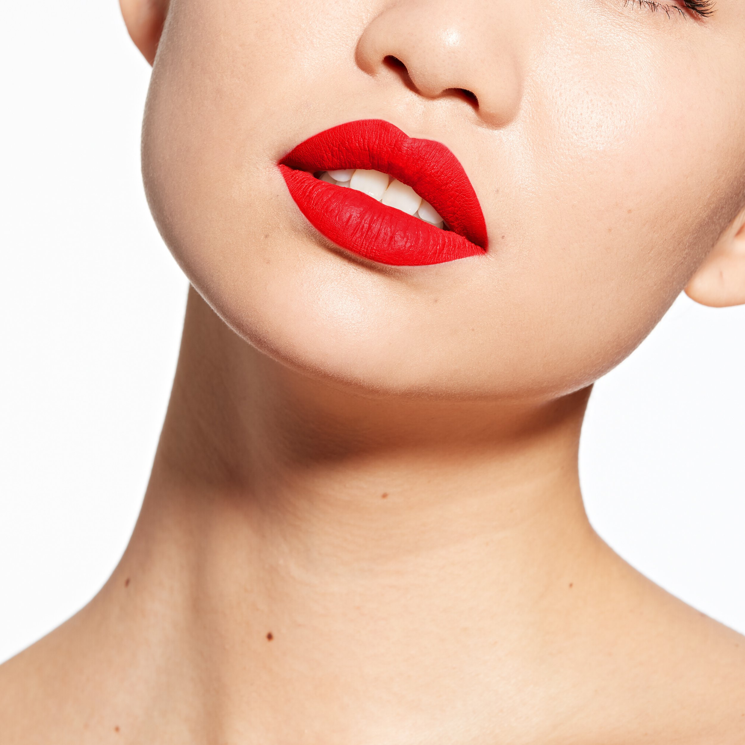 CG_SP25_Outlast_ForeverVelvetPigment_ECU_KatieLynn_VelvetWaves_250
