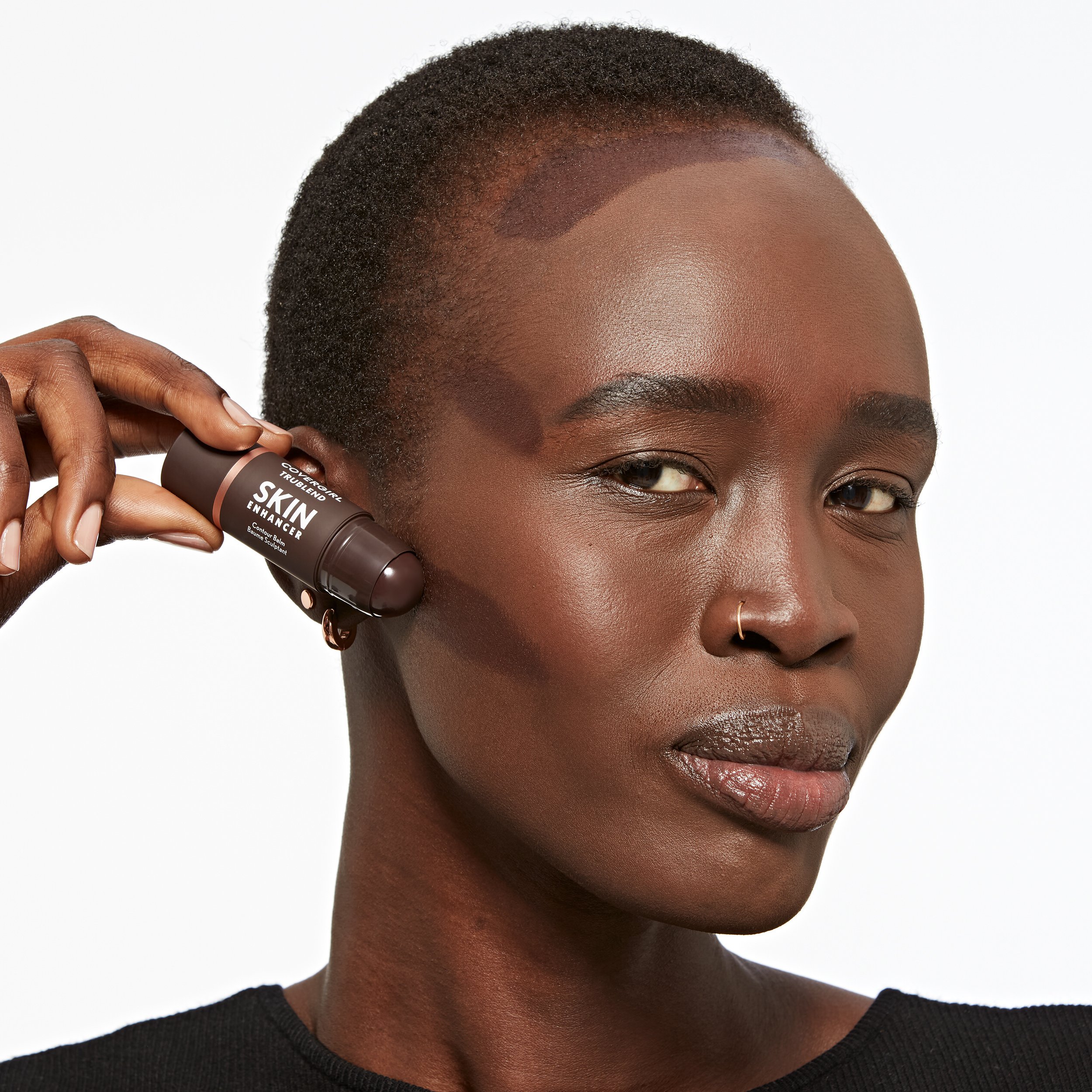 CG_SP25_TruBlend_SkinEnhancerBalms_ECU_Friday_Placement-Contour_Carved_140_RGB-1